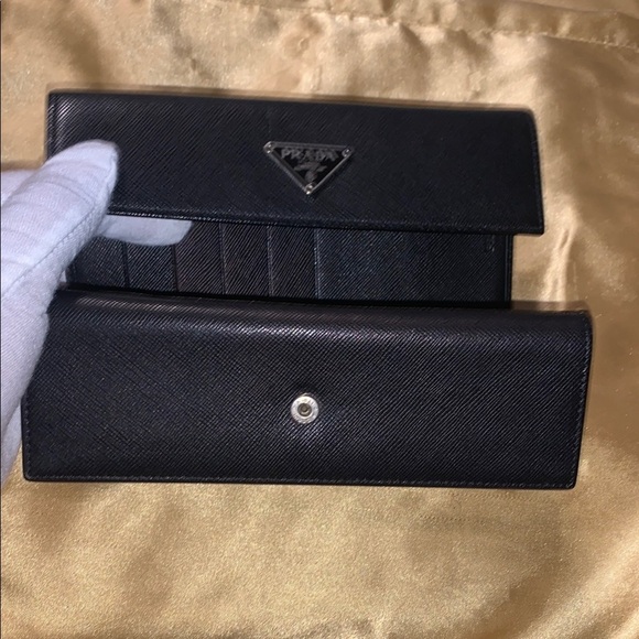 Prada Black Saffiano Leather Wallet - Picture 16 of 16
